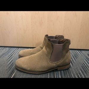 Light brown Chelsea boots (Call it spring)